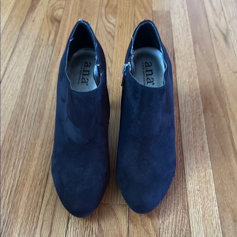 a.n.a Black Ankle Booties Sleek Minimalist Design